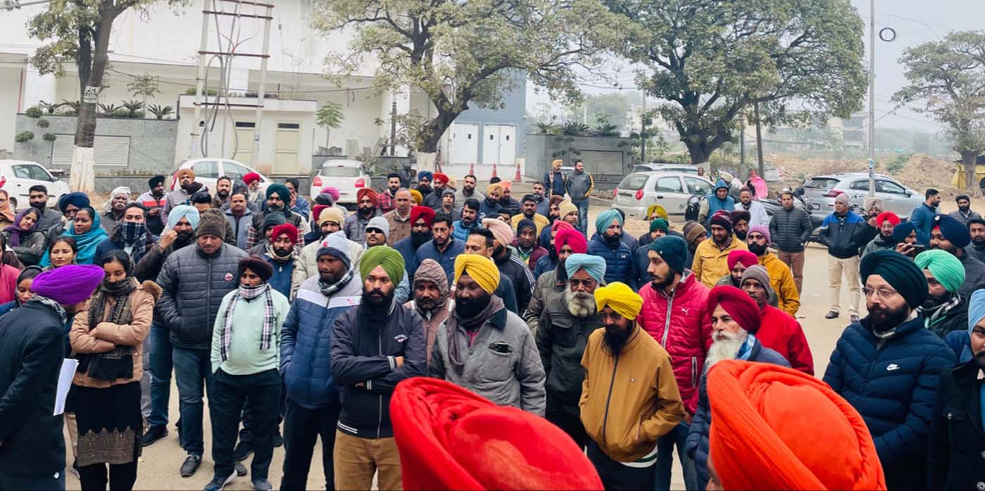 ਪੰਜਾਬ ਸਕੂਲ ਸਿੱਖਿਆ ਬੋਰਡ ਦੇ ਡੇਲੀਵੇਜ਼ ਕਰਮਚਾਰੀਆਂ ਵਲੋਂ ਗੇਟ ਰੈਲੀ